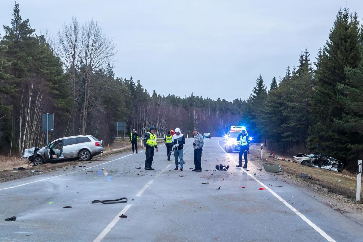11 jaanuaril purjus juhi poolt Saaremaal põhjustatud üliränkade tagajärgedega liiklusõnnetus on pannud poliitikud tegutsema, et joobes roolikeerajaid teedel vähemaks jääks. FOTO: Irina Mägi