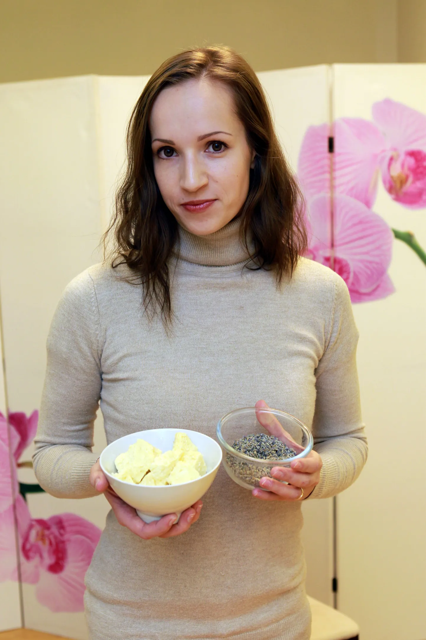 Sandra Haugas tutvustab looduslikke ilutooteid.