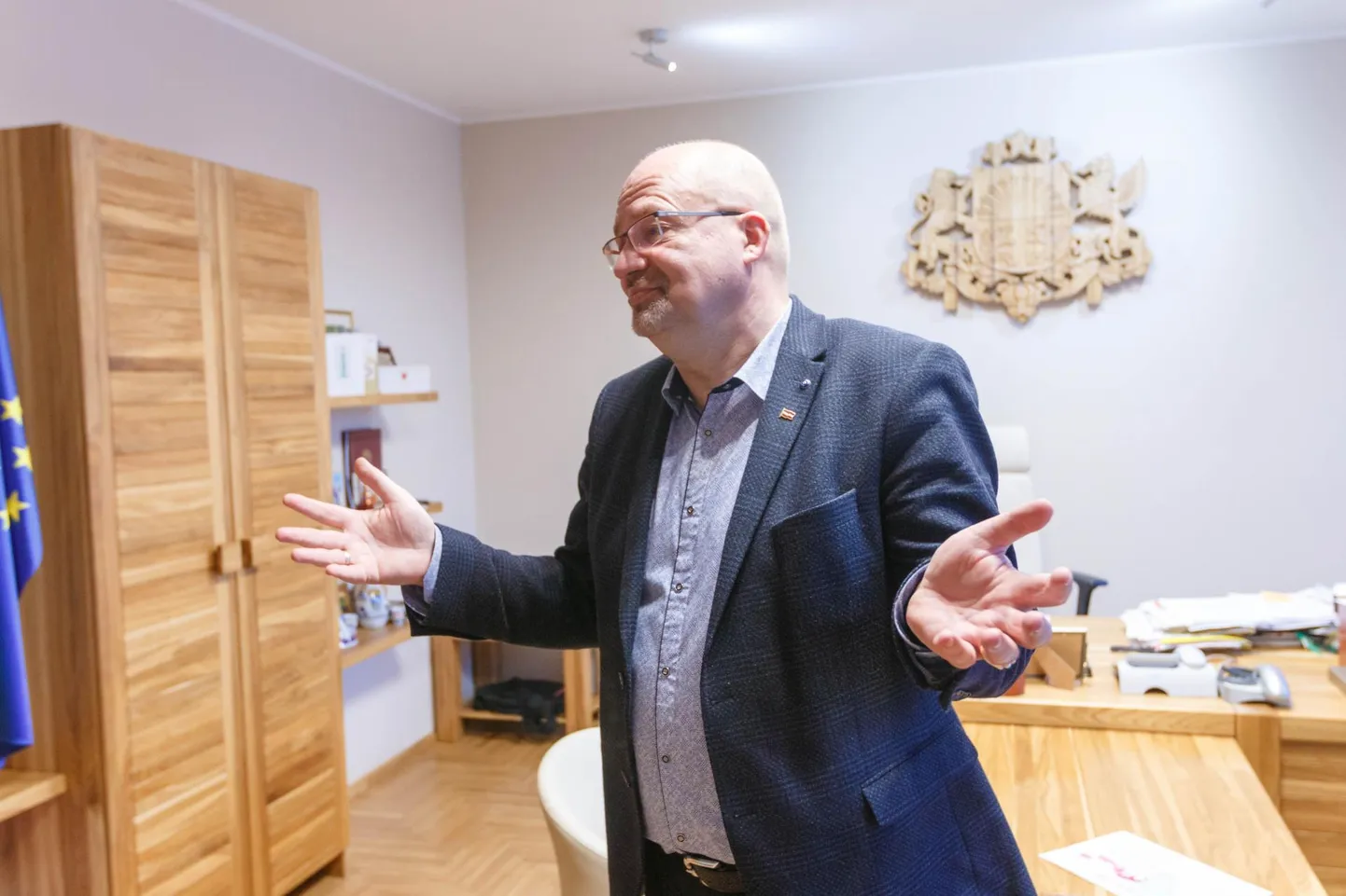 Valka kihelkonnaduuma esimees Vents Armands Krauklis on saatnud juba mitu aastat järjest appikarje Valkast 160 kilomeetri kaugusele Riiga.