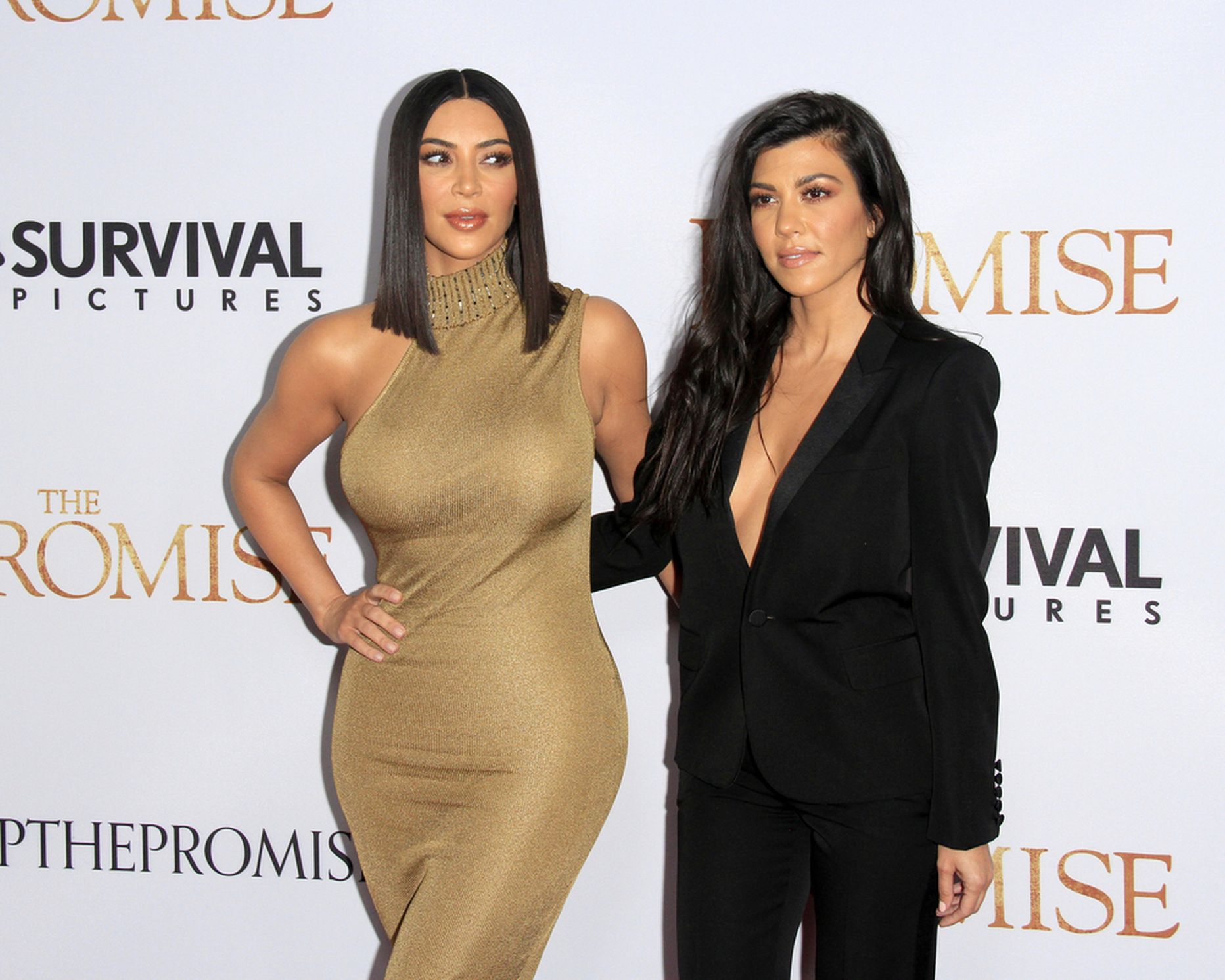 Kim Kardashian ja Kourtney Kardashian.