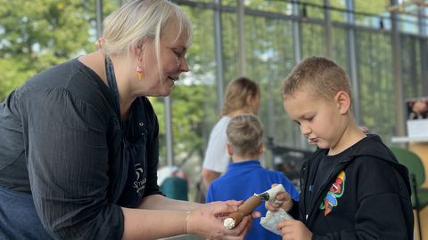 GALERII ⟩ Kaubamaja kohvik täitus krõbedate vahvlite lõhnaga