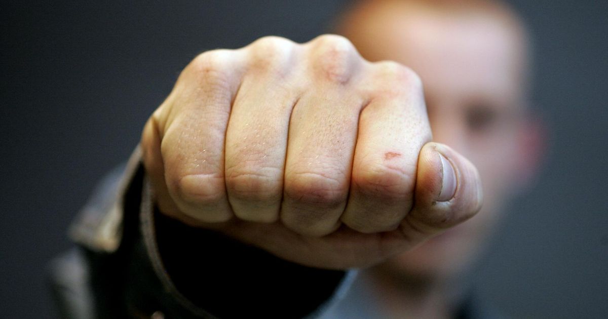 Tundmatu mees ründas naist, purjus inimesed politseinikke