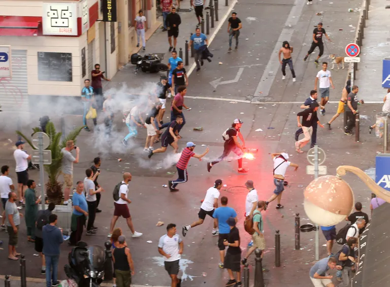 Venemaa ja Inglismaa fännid Marseille'is. Foto: