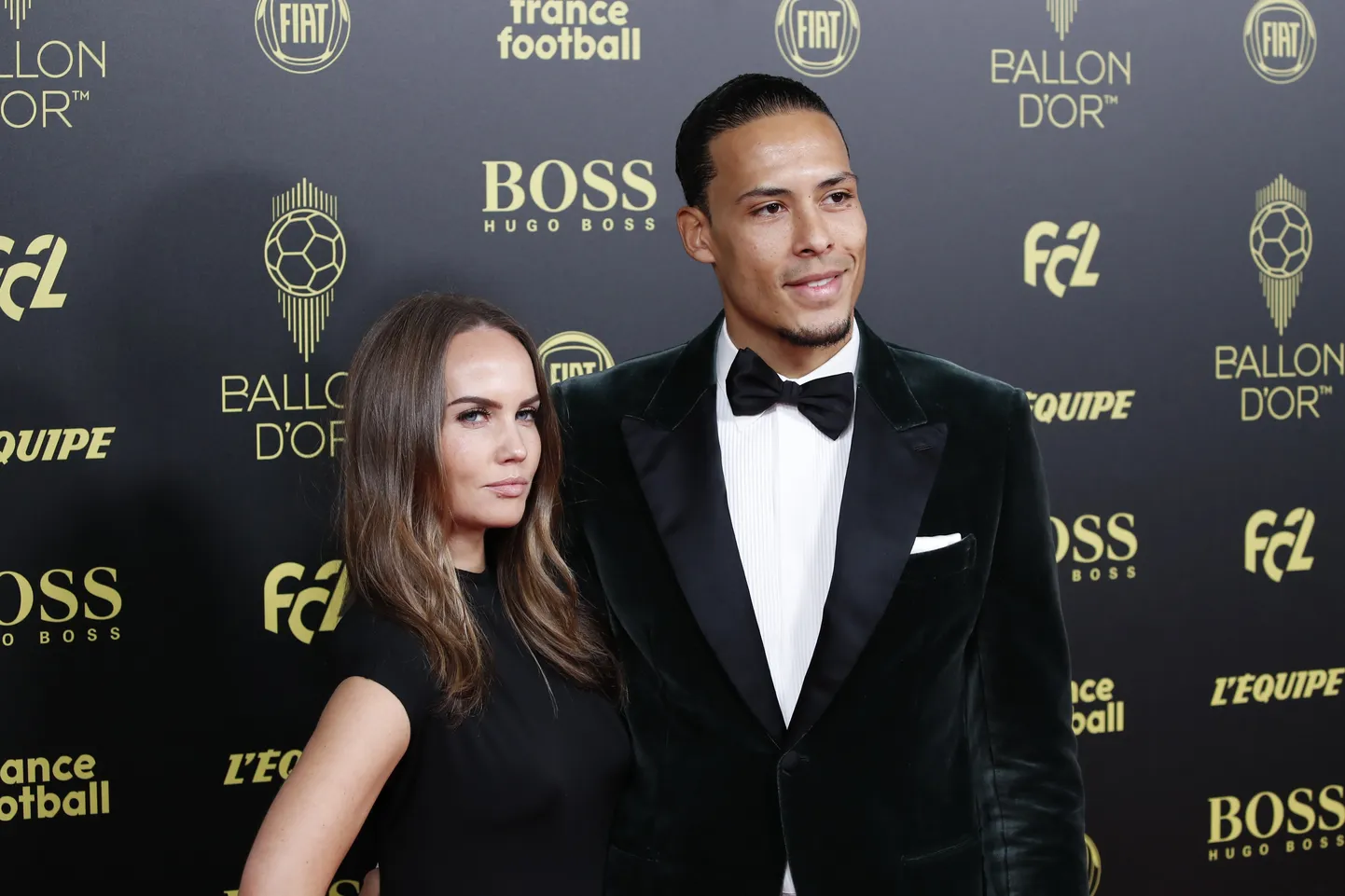 Virgil van Dijk punasel vaibal oma abikaasaga.