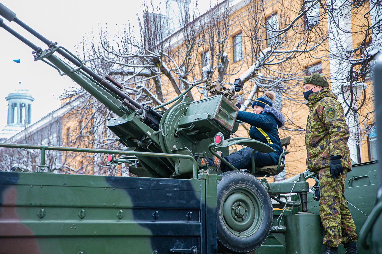 Демонстрация вооружения Эстонии в Нарве.