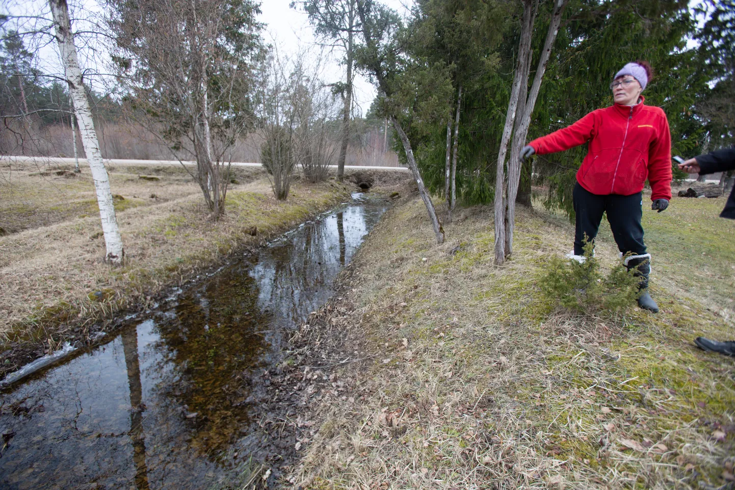 LAHUTAMATUD: Väike jõesäng kuulub Marina Lepmaa ellu niisamuti nagu tema pere.