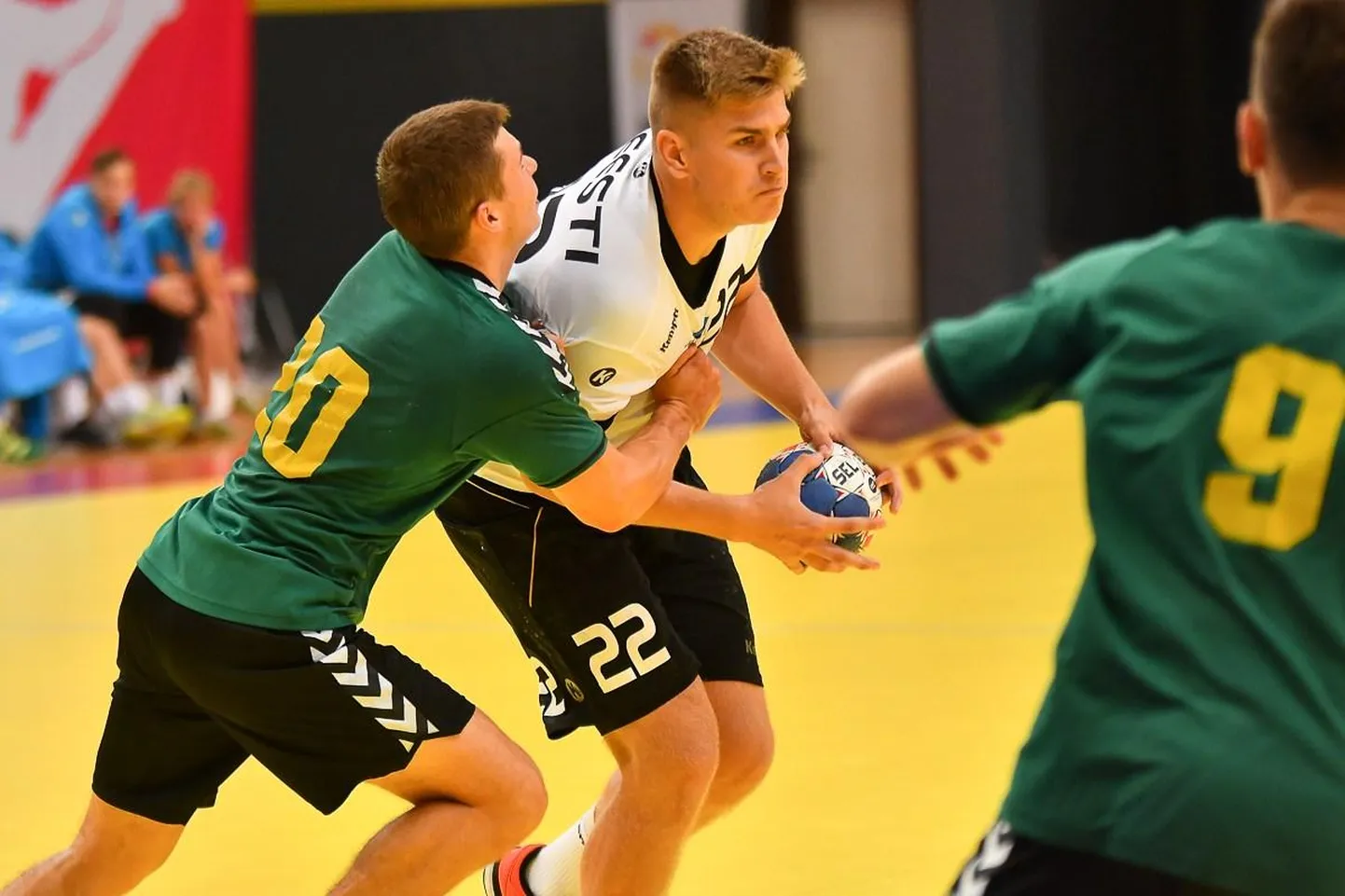 Tapalase Vahur Oolupi (nr 22) ja Eesti käsipallikoondise jõupingutustest U20 EM-il Makedoonias jäi nelja tugevama hulka pääsuks väheks.