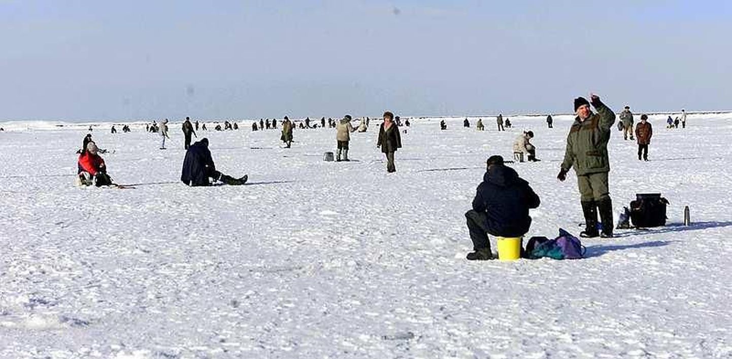 Kalapüük meelitab talviti lätlasi Eestisse.
