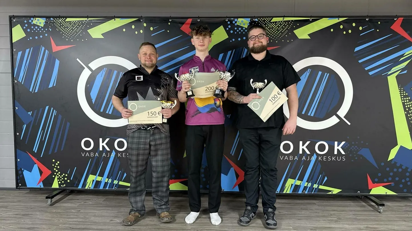 Pärnu meistrivõistlustel triumfeeris 16aastane Robin Miklas (keskel). Teise koha pälvis spordiala üks eestvedajaist suvepealinnas Taavi Allsalu (vasakul) ja kolmas oli Harri Oltre (paremal)