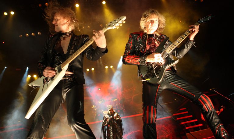 Judas Priesti klassikaline kitarristide duo K. K. Downing (vasakul) ja Glenn Tipton aastal 2009 Rootsis.