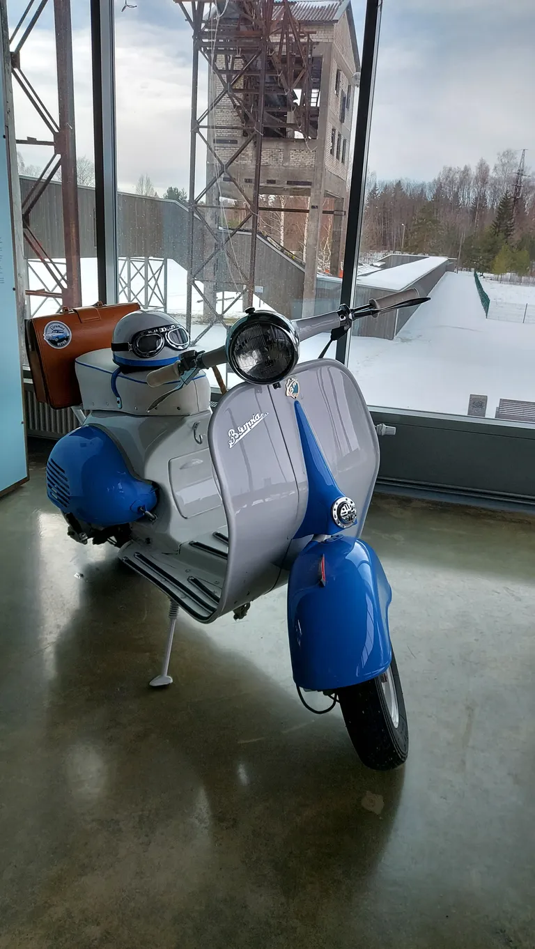 Näitusest tõotab korraldajate hinnangul tulla meeste magnet, aga Reigo Neglasoni motoroller Vjatka võiks kõnetada ka naisi.