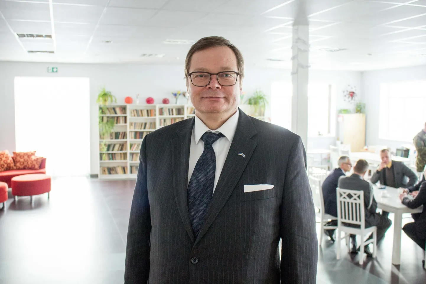 Soome välisministeeriumi kommunikatsiooni-osakonna juhataja Jouni Mölsä plaanib suvel Valgamaale koos emaga tagasi tulla, et Eesti Vabadussõjas langenud vanaonuga seotud paiku lähemalt uurida.