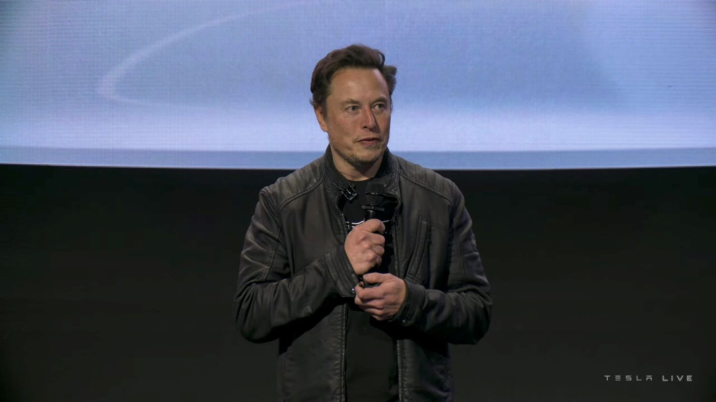 Elon Musk 1. detsembril 2022 USAs Nevadas, kus ta esitles Tesla poolelektrilist veoautot