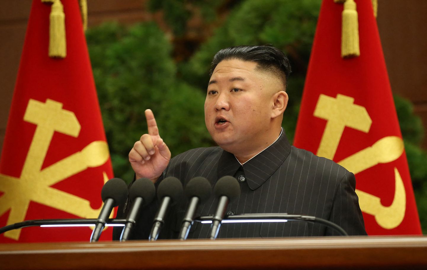 Põhja-Korea liider Kim Jong-un võimupartei poliitbüroo kohtumisel.