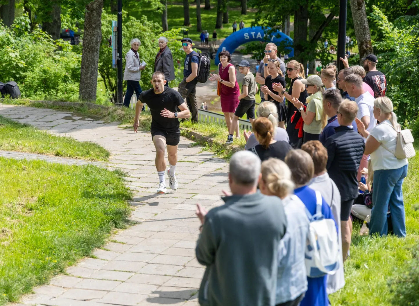 Harrastusspordi veebi Marathon100 uuringu põhjal võtsid 2024. aastal Eesti rahvajooksudest kõige aktiivsemalt osa Viljandi maakonna elanikud. Foto on tehtud läinud pühapäeval asetleidnud 30. Trepimäe jooksult Viljandis.