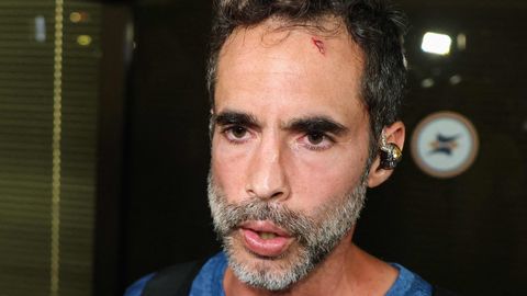 VIDEO ⟩ «Jee, me võitsime!» – hetk, mil FlyDubai lennu kangelasreisija tõstab võidu märgiks rusika õhku