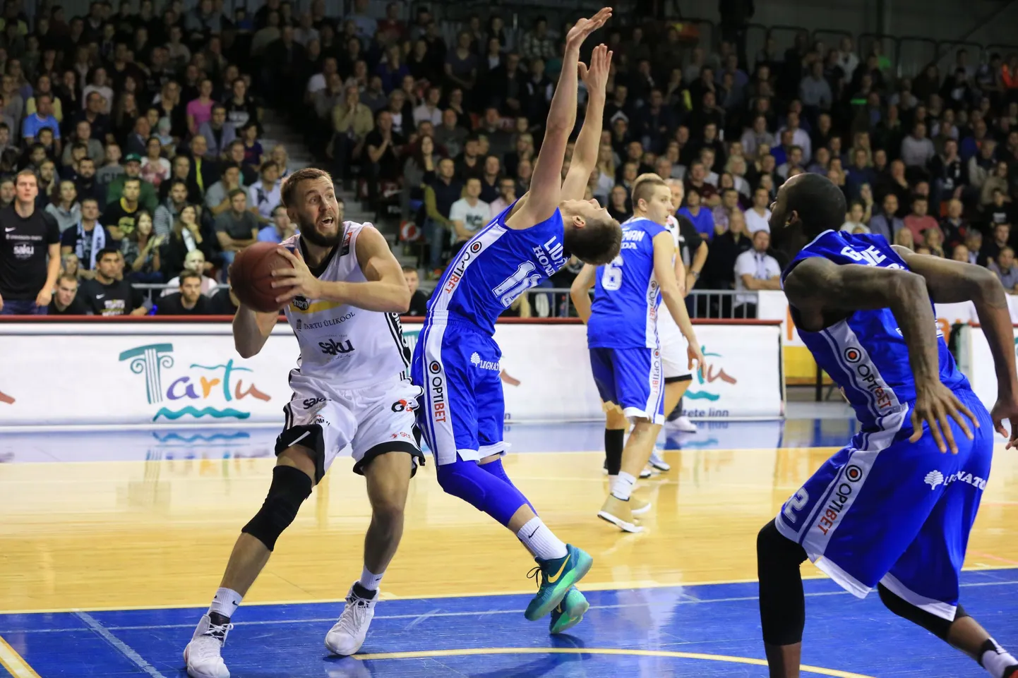 Tartu edurivimees Janar Talts (vasakul).
