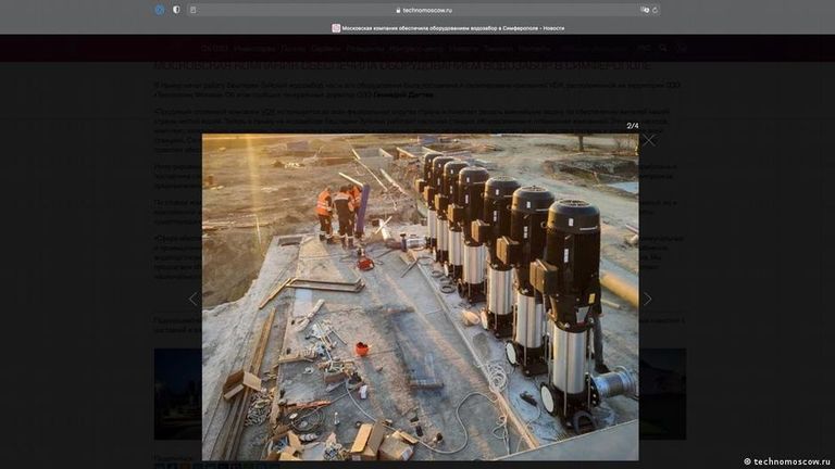 На фото от пресс-службы "Технополиса" - установка насосов в Крыму. О том, что насосы из Дании, не сказано