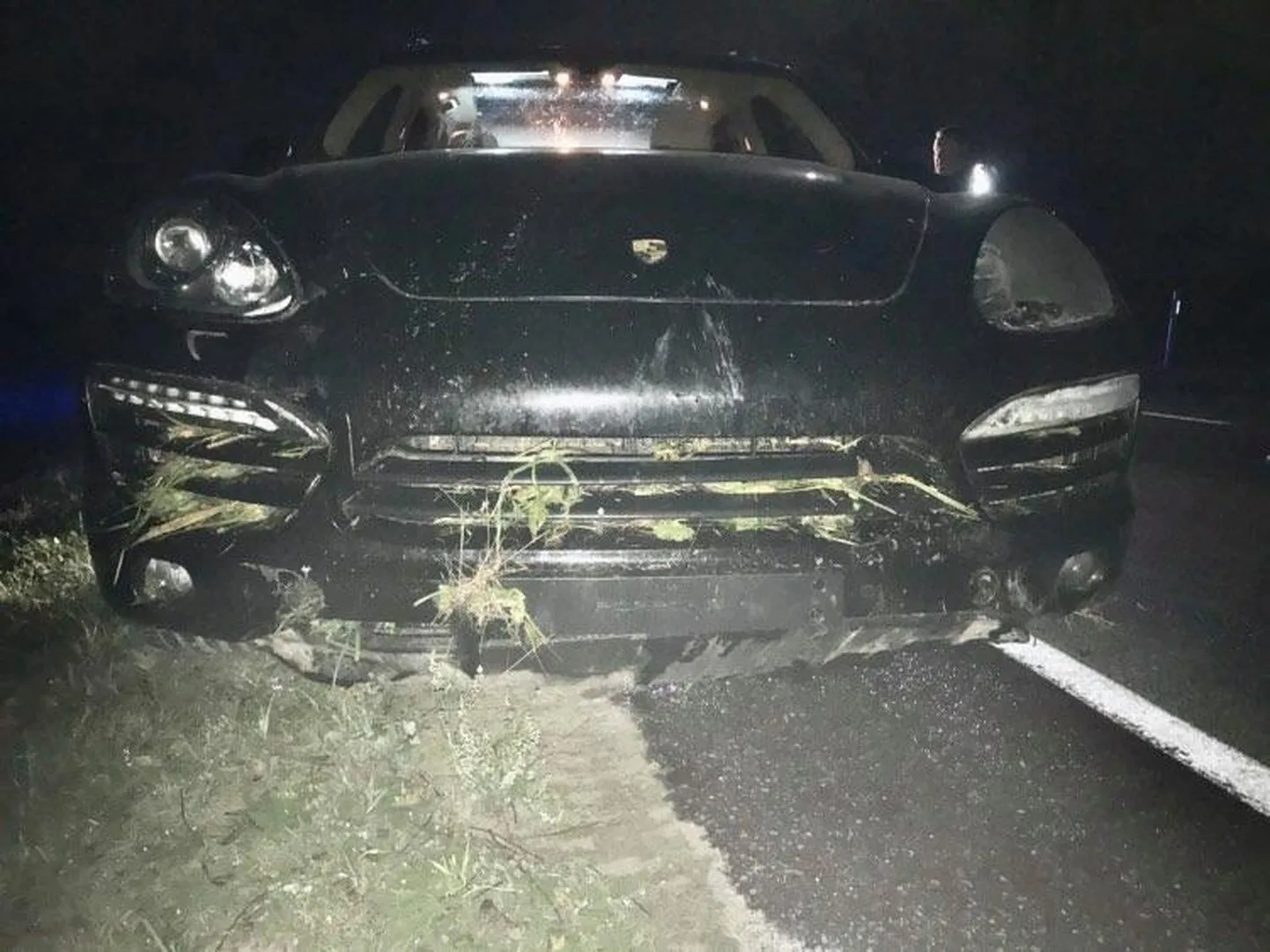 Politseinikud pidasid kinni peatumismärguannet eiranud auto, mille roolis oli 13aastane poiss.
