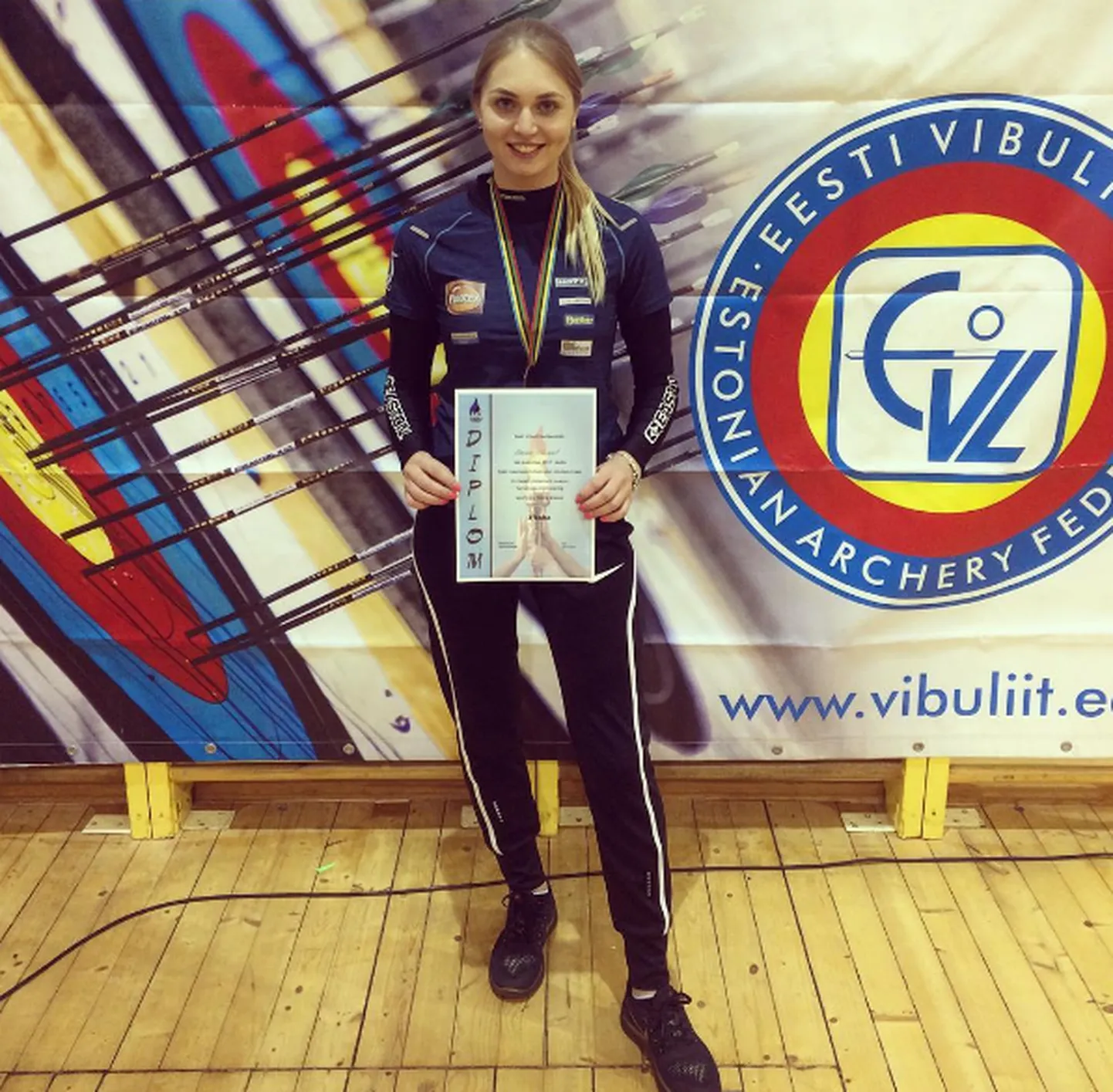 Reena Pärnat võitis eile Türil vibulaskmise Eesti meistrivõistlustel esikoha.