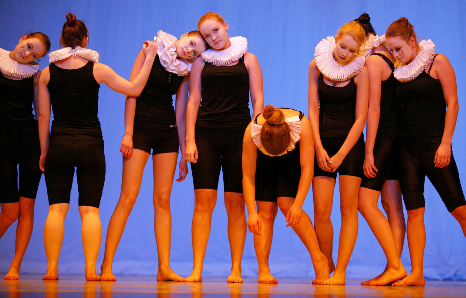 Laine Mägi tantsukooli 10.-12. klasside vabatants "Pierrot-d".