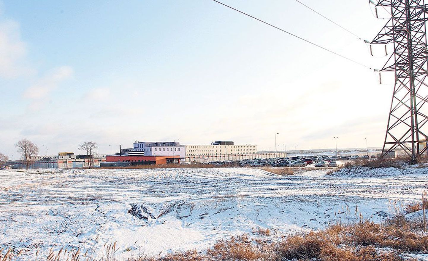 Riigi Kinnisvara AS hakkab selle aasta esimeses pooles Tartu vangla ees oleva parkla põhjapoolsesse serva rajama avavanglat, mille kinnipeetavad saavad linnas tööl või ka poes käia.