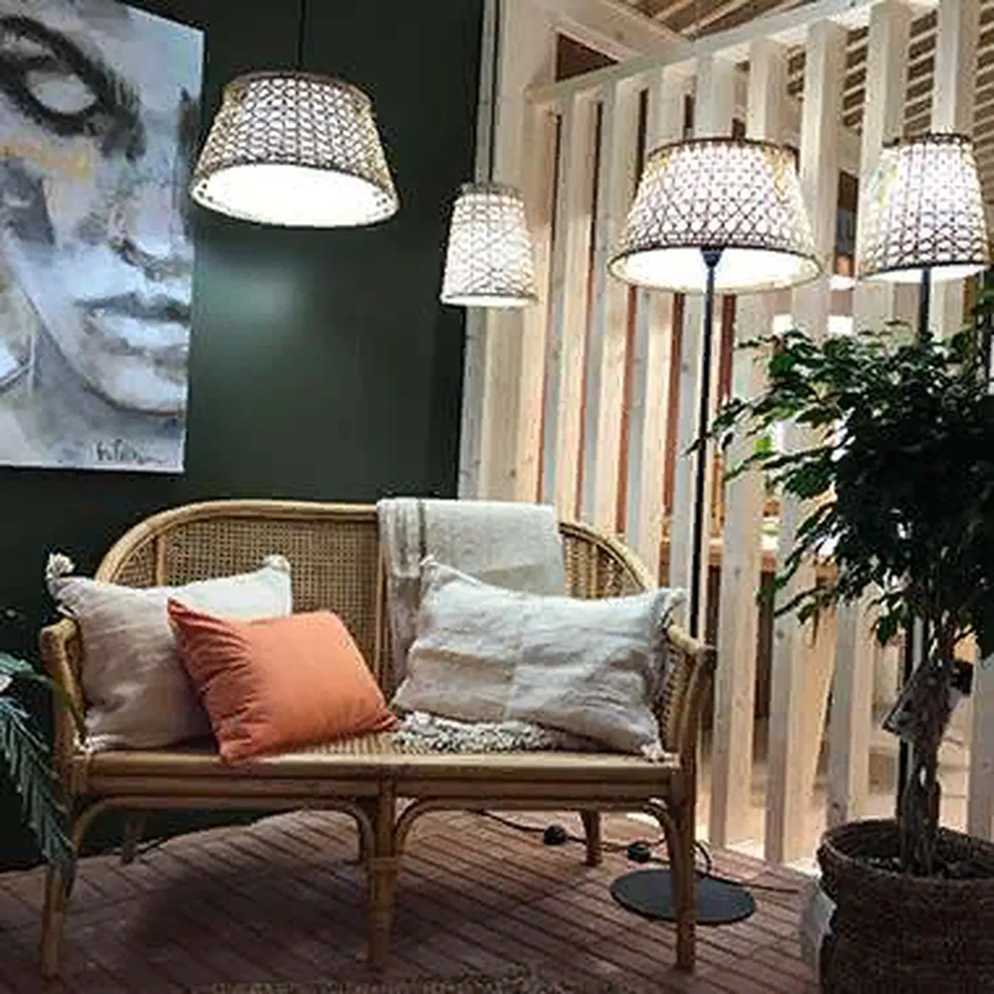 Elegance un ziedu raksti jeb kā iekārtot māju šogad