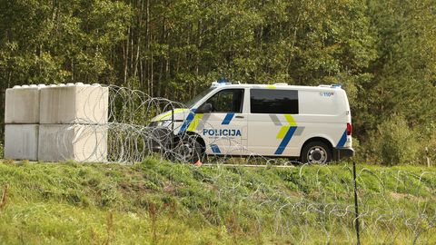 Dobelē iereibis nepilngadīgais naktī ar mopēdu notriec gājēj