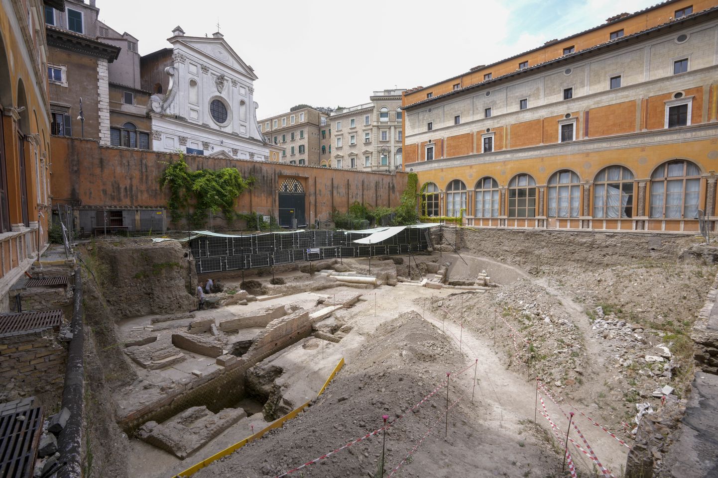 Itaalia arheoloogid leidsid Roomas keiser Nero erateatri, mis pärineb 1. sajandist pKr