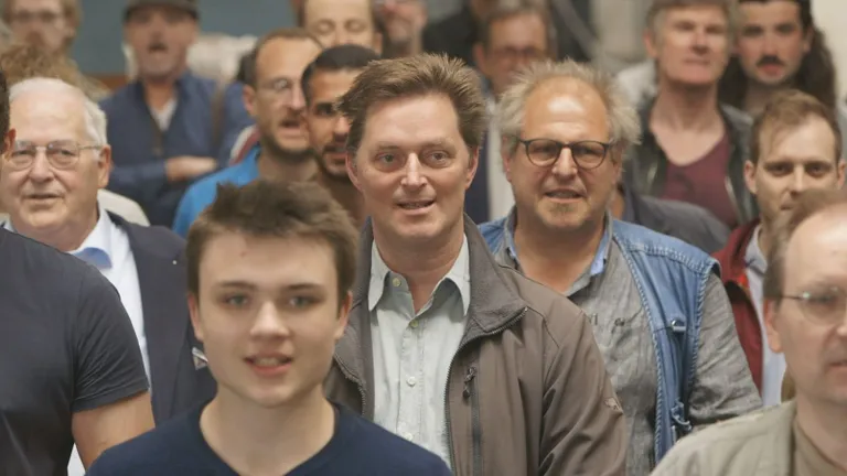 Filmis «Mutzenbacher» peavad mehed lugema erootikateost.