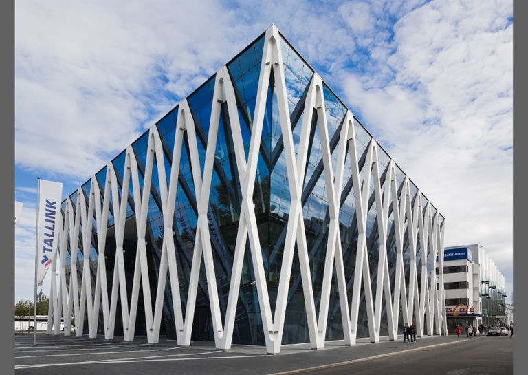 Бетонное сооружение 2009 года - офисное здание Tallink. Главный приз – архитектор Меэлис Пресс.