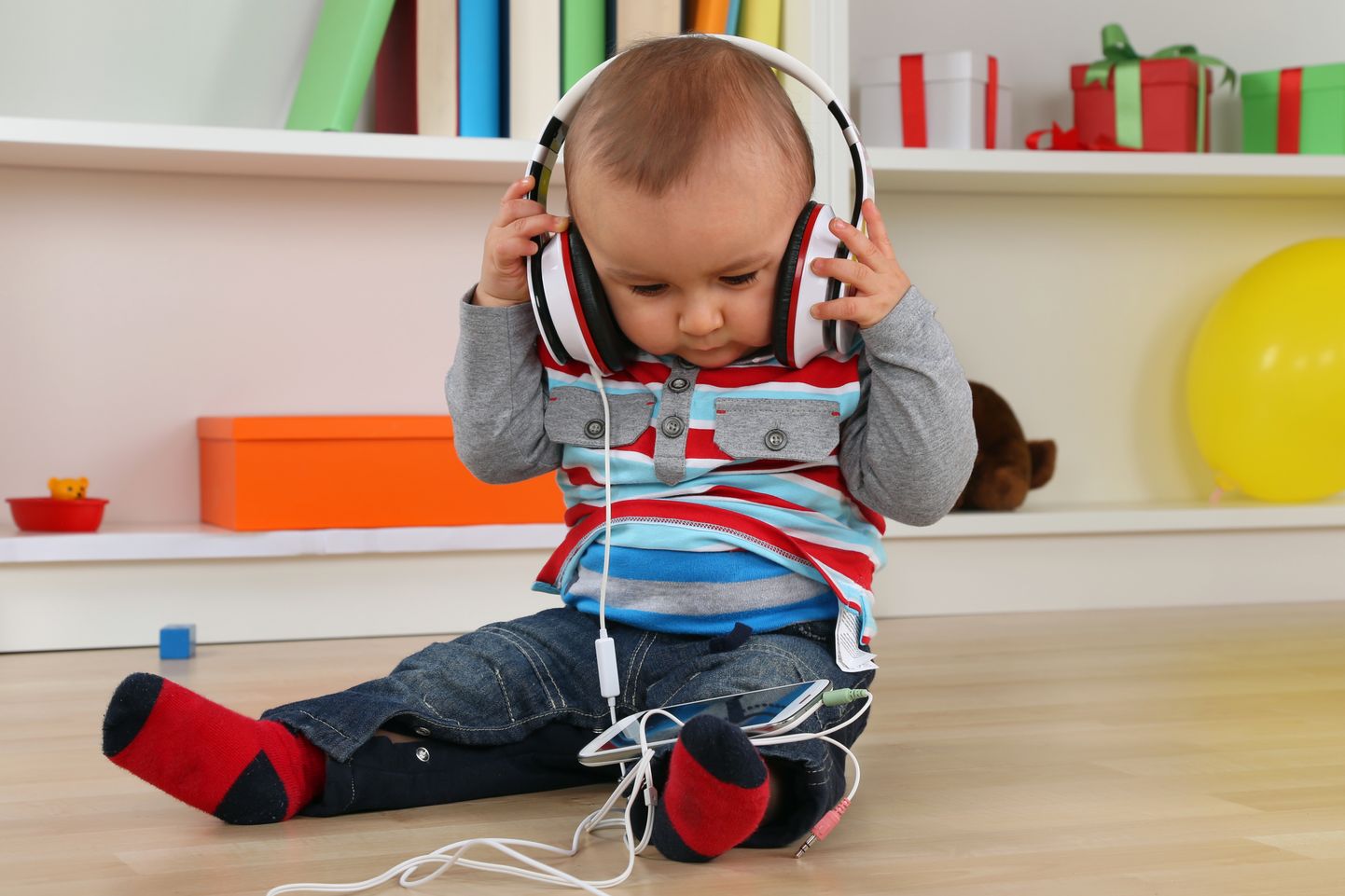 Valjud helid ja pikaaegne viibimine mürarikkas keskkonnas võivad lastes stressi tekitada.