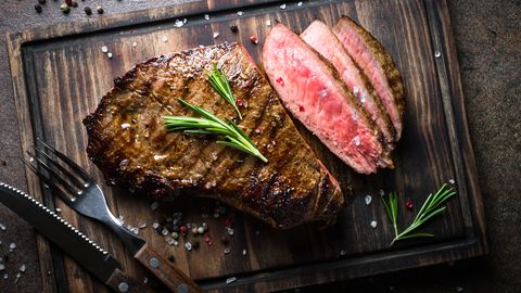 Исследование доказало, что красное мясо вызывает ускоренное старение
