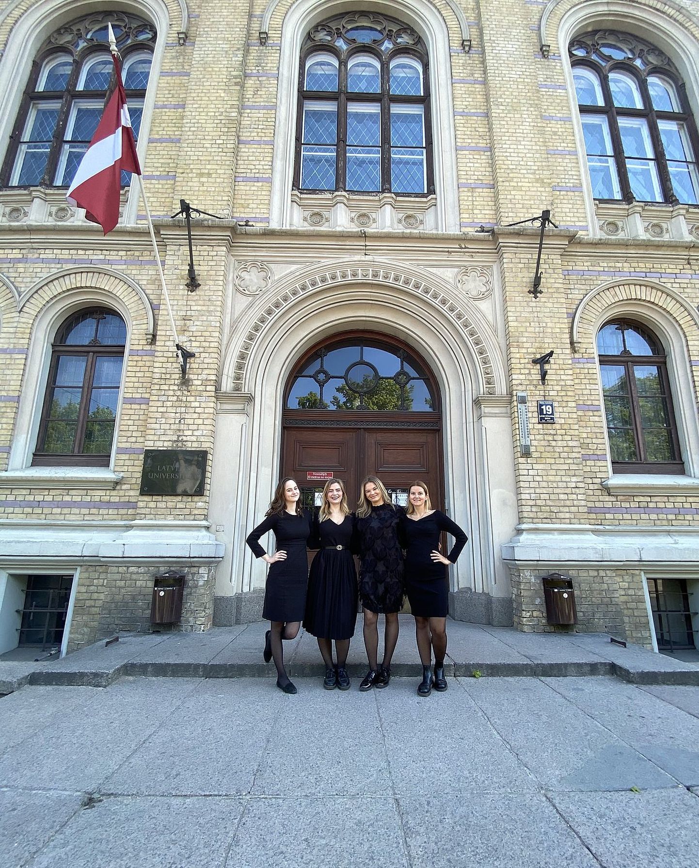 Latvijas Universitātes Juridiskās fakultātes komanda: Kristiāna Pētersone, Natālija Knipše, Samanta Lidere, Lelde Elīna Liepiņa