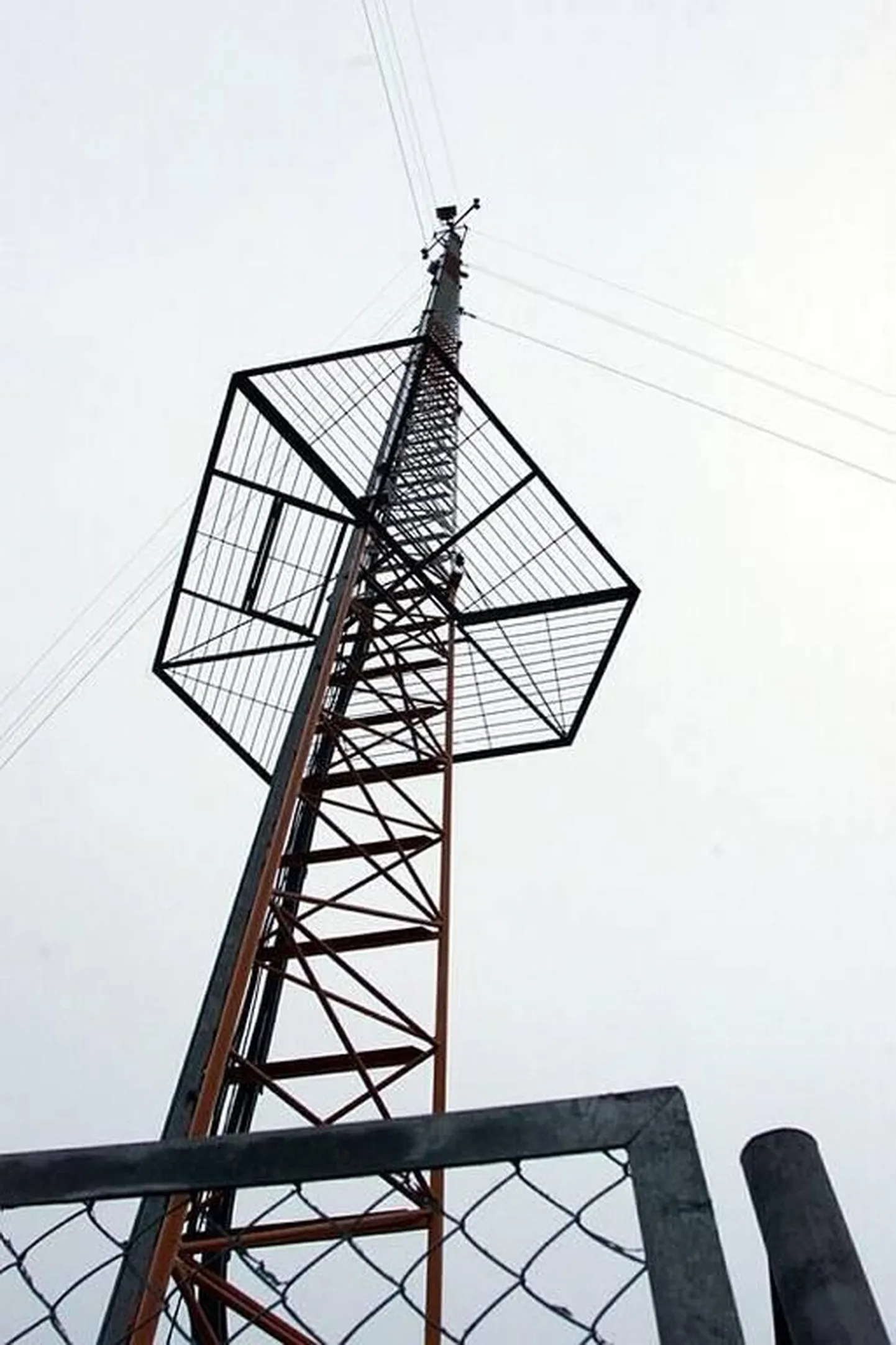 Mobiilimast. Foto on illustratiivne.