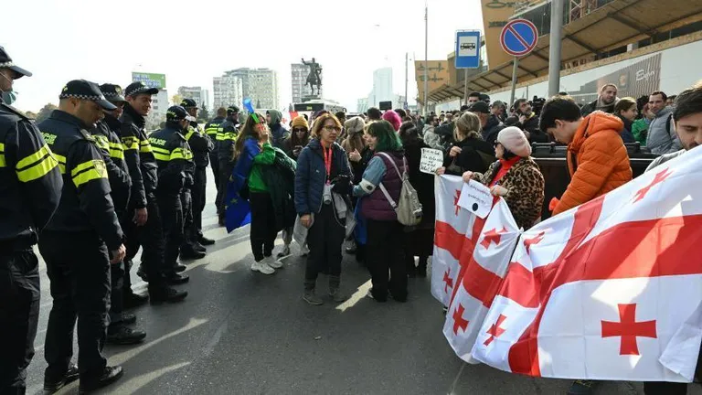 Акция протеста у здания ЦИК Грузии. 16 ноября 2024 года.