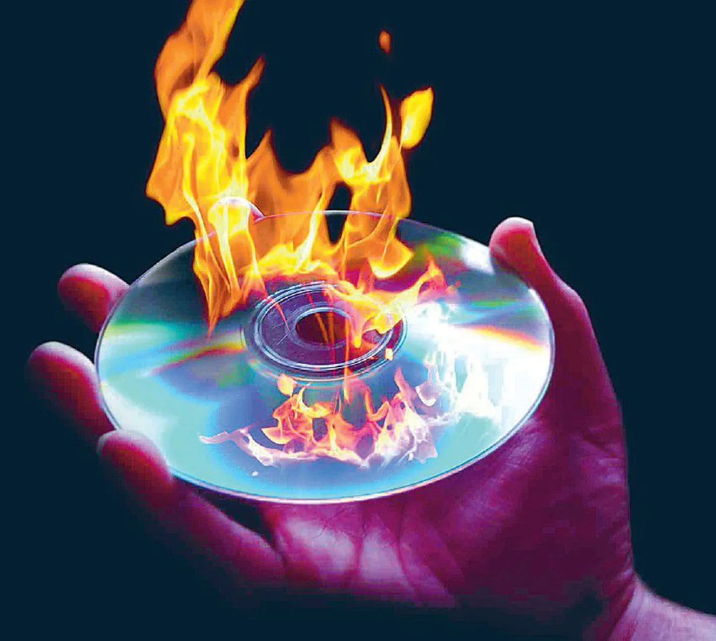 CD-plaatide turg kõrbeb, lootused on oma võimalusi otsival muusika digitaalsel turustamisel.