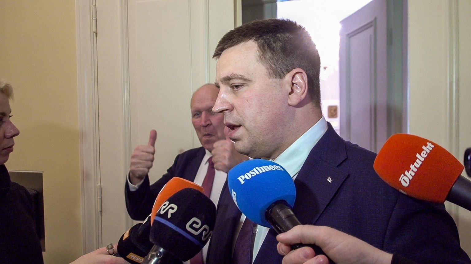 Prime Minister Jüri Ratas said that Helme’s resignation was a step of considerable political significance that allowed the coalition to stay together.