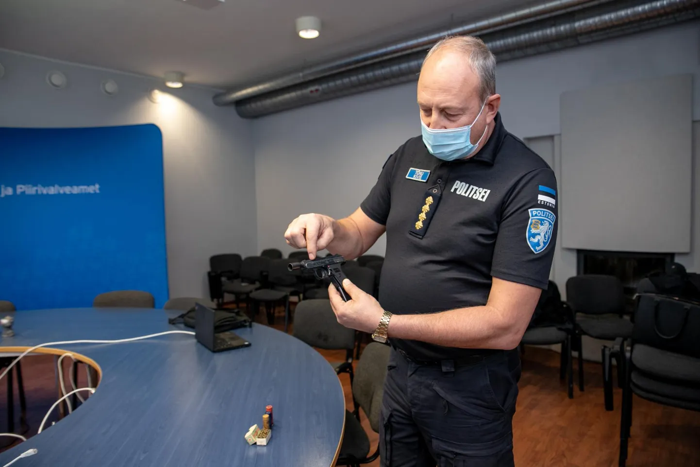 Pärnu politseijaoskonna piirkonnavanem Tõnu Kivis avaldas, et kurioossemad juhtumid leidudega on üldjuhul seotud eri lõhkekehadega.