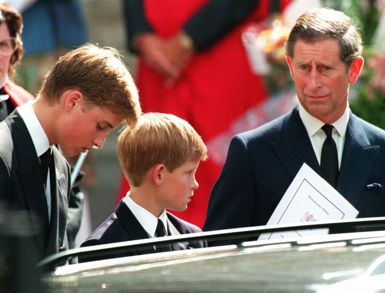 Printsess Diana matused. Pildil prints William, prints Harry ja prints Charles