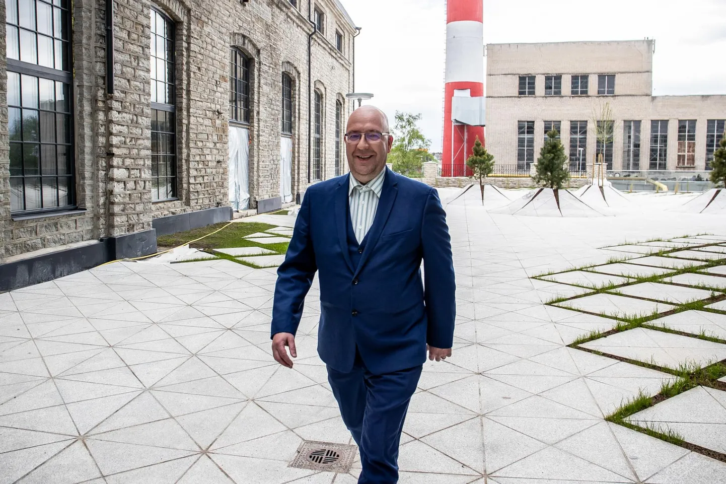 Maaeluminister Arvo Aller (EKRE) käis eile Postimehe otsesaates rääkimas põllumeeste probleemide lahendustest. FOTO: Sander Ilvest