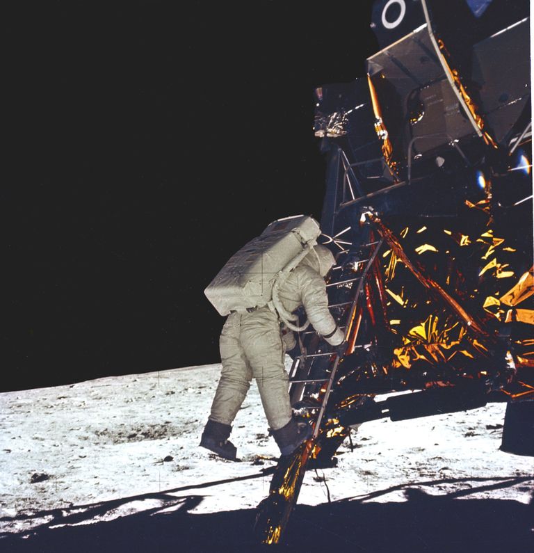 Buzz Aldrin astumas 20. juulil 1969 kuumoodulist Kuu pinnale