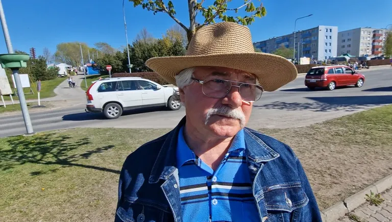 Андрей Смирнов.