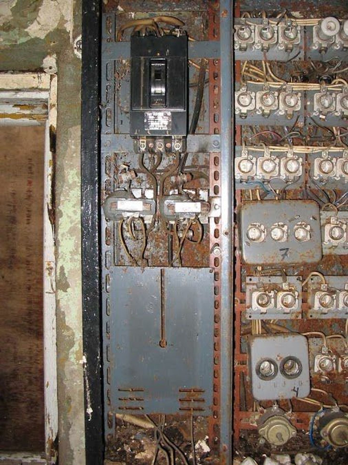 Vananenud elektrisüsteem.