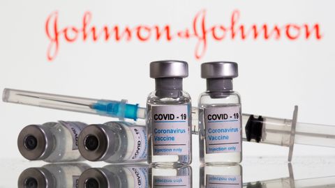 Johnson & Johnson просит у американского регулятора одобрить применение бустерной дозы ее вакцины от COVID-19