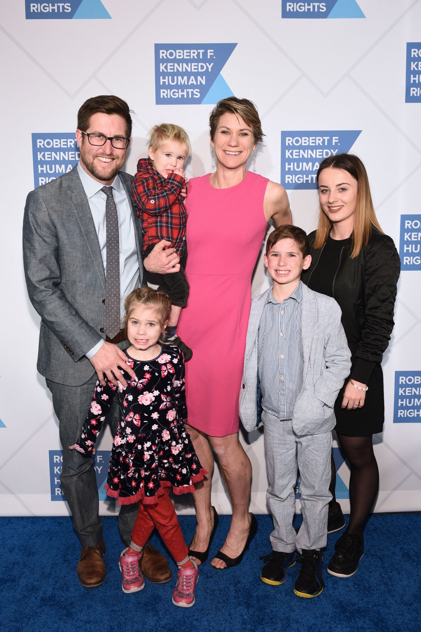 Robert F. Kennedy lapselaps Maeve Kennedy Townsend Mckean (keskel) koos abikaasa ning nende nelja lapsega 2019. aasta detsembris.