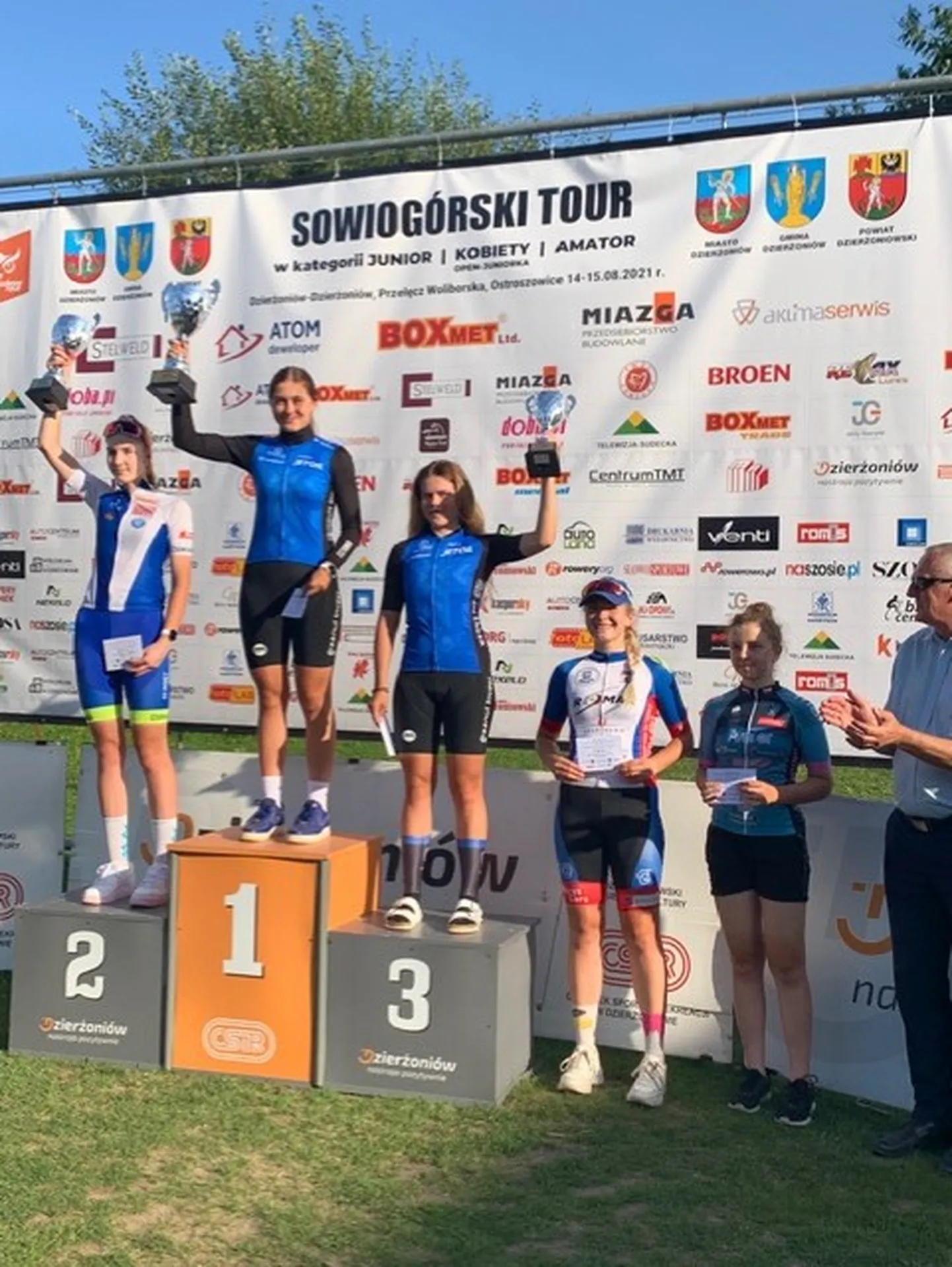 Elina Tasane ja Elisabeth Ebras pälvisid Sowiogorski Touri kokkuvõttes naisjuunioride seas esimese ja kolmanda koha.