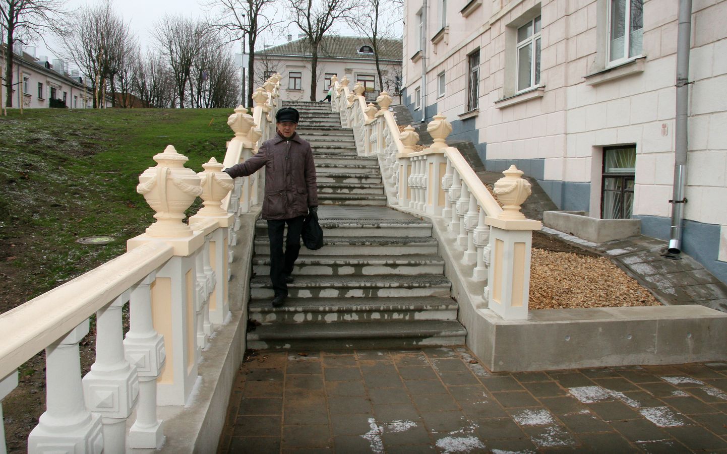 Uuenenud trepid täiendavad Sillamäe ajaloolise linnasüdame arhitektuuriansamblit.