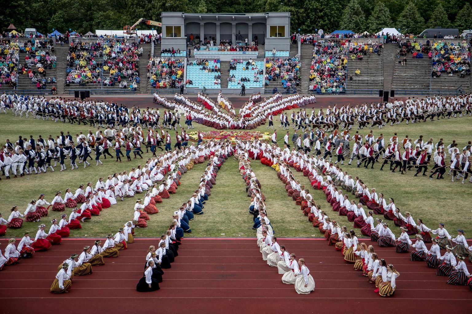 2019. aastal peetud XII noorte laulu- ja tantsupeo üks tantsuetendusi Kalevi staadionil.