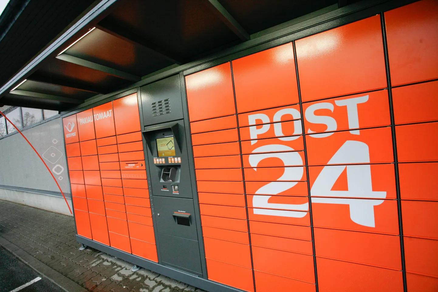 Eesti Posti pakiautomaadid on pidevalt täis ning saatjad ei saa oma pakke sinna panna.